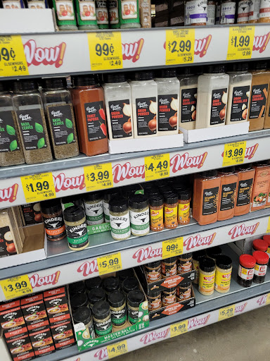 Grocery Store «Grocery Outlet Bargain Market», reviews and photos, 1950 14th Ave SE, Albany, OR 97322, USA