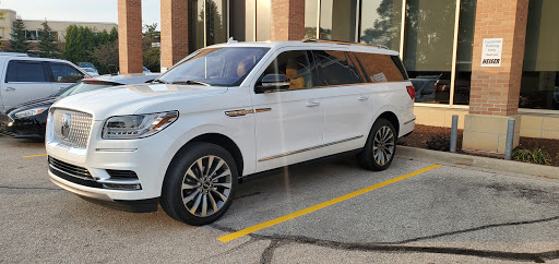 Auto Body Shop «Heiser Ford Lincoln», reviews and photos, 1700 W Silver Spring Dr, Milwaukee, WI 53209, USA