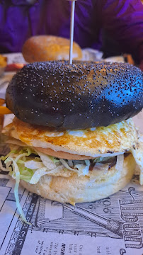 Hamburger du Restaurant de hamburgers Black And White Burger à Paris - n°18