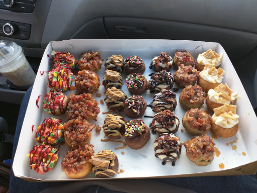 Donut Shop «Mini Doughnut Factory», reviews and photos, 2109 S Dale Mabry Hwy, Tampa, FL 33629, USA