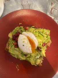 Avocado toast du Restaurant servant le petit-déjeuner Kozy Bosquet à Paris - n°20