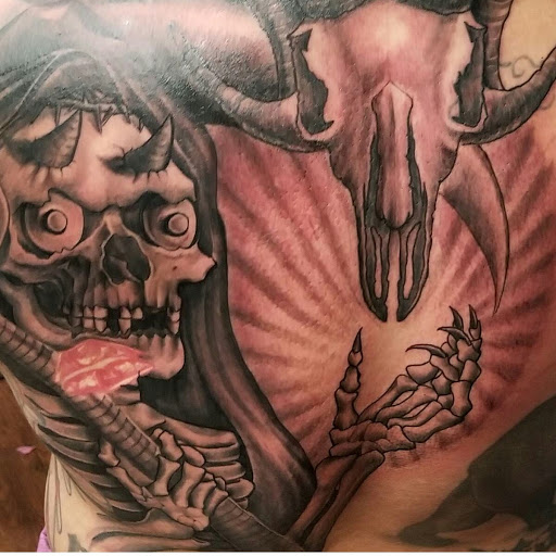 Tattoo Shop «Lucky You Tattoos», reviews and photos, 181 W Alameda St A, Manteca, CA 95336, USA