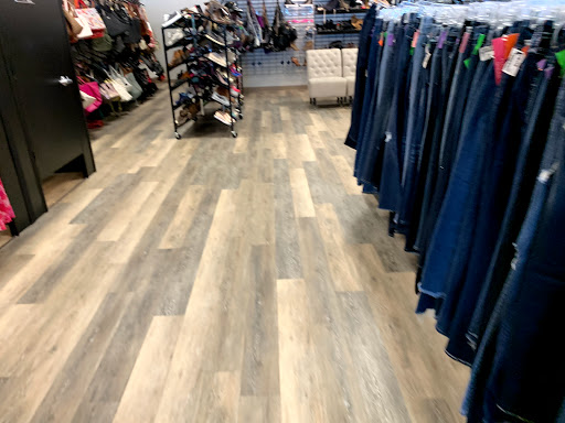 Used Clothing Store «Clothes Mentor», reviews and photos, 2551 45th St S # 113, Fargo, ND 58104, USA
