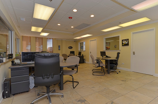 Used Car Dealer «Lucky Motors», reviews and photos, 817 Church Rd, Elmhurst, IL 60126, USA