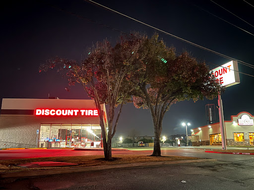 Tire Shop «Discount Tire», reviews and photos, 6616 Northwest Hwy, Dallas, TX 75231, USA