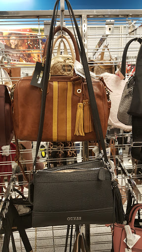 Clothing Store «Ross Dress for Less», reviews and photos, 13855 Outlet Dr, Silver Spring, MD 20904, USA