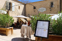 Photos du propriétaire du Restaurant de spécialités provençales Restaurant l'Auberge Daudet à La Barben - n°3