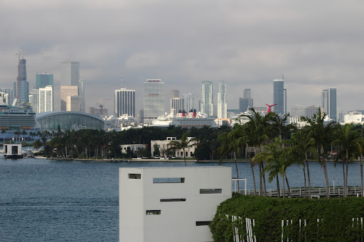 Shopping Mall «Fifth and Alton», reviews and photos, 1100 6th St, Miami Beach, FL 33139, USA