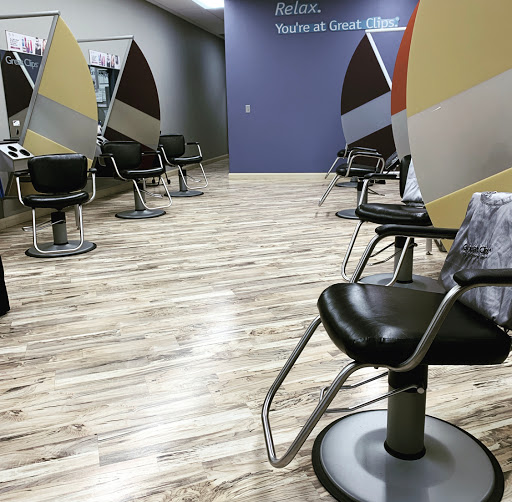 Hair Salon «Great Clips», reviews and photos, 4848 S Apopka Vineland Rd #214, Orlando, FL 32819, USA