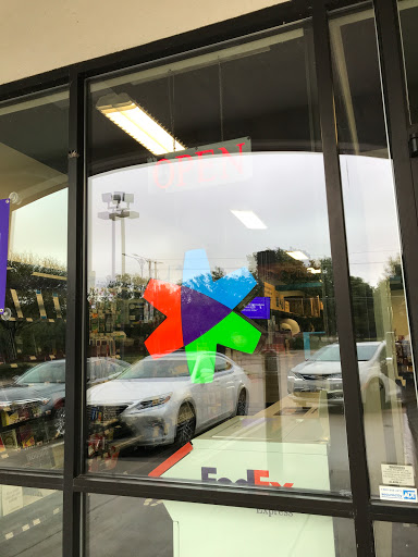 Print Shop «FedEx Office Print & Ship Center», reviews and photos, 240 N Denton Tap Rd #470, Coppell, TX 75019, USA