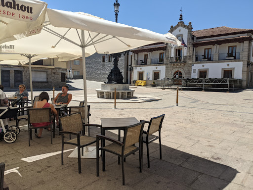 Restaurante La Plaza Casa Santoña en Los Molinos