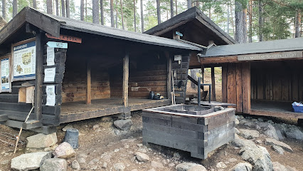 Wooden shelter at Lilla Göljen
