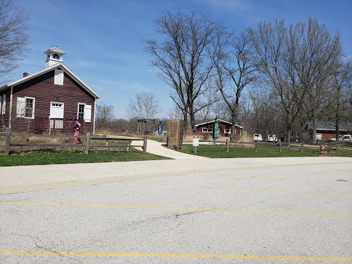 Recreation Center «Little Red Schoolhouse Nature Center», reviews and photos, 9800 Willow Springs Rd, Willow Springs, IL 60480, USA