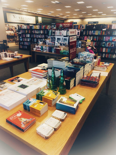 Book Store «Barnes & Noble», reviews and photos, 1780 Woodland Park Dr, Layton, UT 84041, USA