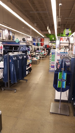Old Navy, 2440 Chemical Rd, Plymouth Meeting, PA 19462, USA, 