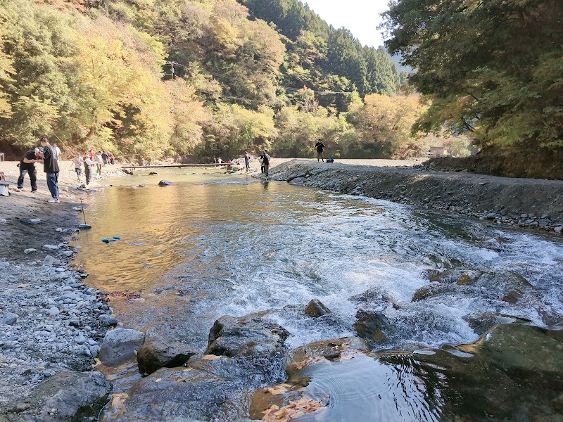 早戸川国際マス釣場