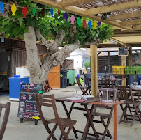 Atmosphère du Restaurant de fruits de mer Les Pieds dans l'Eau à Lège-Cap-Ferret - n°13