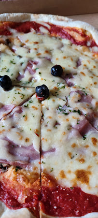 Plats et boissons du Pizzas à emporter Colombine à Bouguenais - n°2