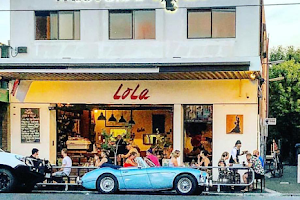 Lola Café image