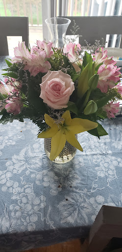 Florist «Forever Yours Flowers & Gifts», reviews and photos, 10 Welcher Ave, Peekskill, NY 10566, USA