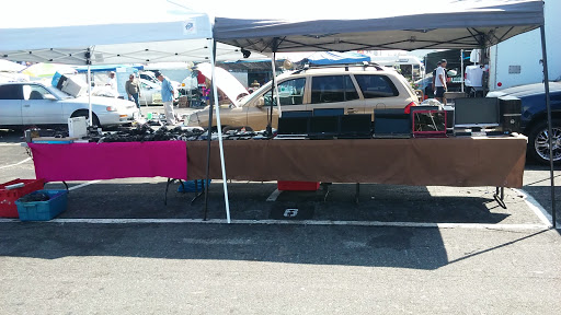 Drive-in Movie Theater «Van Buren Drive-In Theatre and Swap Meet», reviews and photos, 3035 Van Buren Boulevard, Riverside, CA 92503, USA