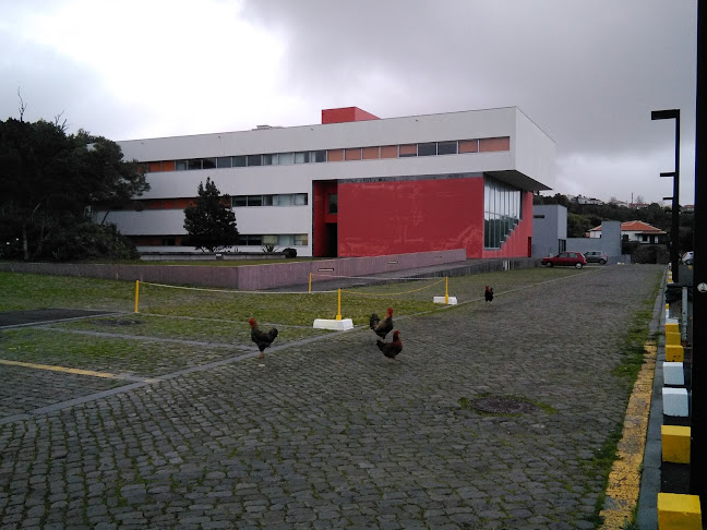 Universidade dos Açores - Campus de Angra do Heroísmo - Universidade
