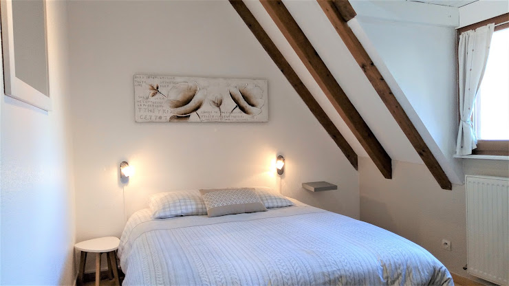 Chambres Hébergement d'intérieur Locations du Massif: Gites Appartements de vacances holiday rental - Alsace - Ribeauville - Bergheim 68750 Bergheim