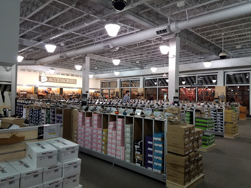 Shoe Store «DSW Designer Shoe Warehouse», reviews and photos, 1044 Westminster Mall, Westminster, CA 92683, USA