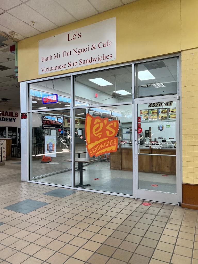 Le's Sandwiches & Café 28213