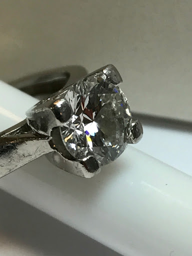 Pawn Shop «Fast Cash and Pawn Carpentersville», reviews and photos, 2329 Randall Rd, Carpentersville, IL 60110, USA