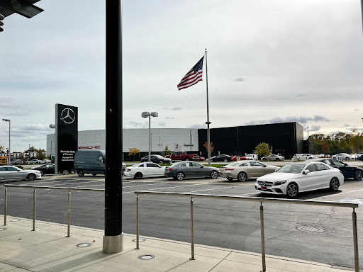 Mercedes Benz Dealer «Mercedes-Benz of Westmont», reviews and photos, 200 E Ogden Ave, Westmont, IL 60559, USA