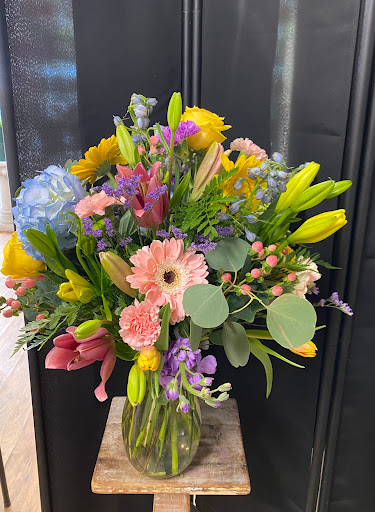 Florist «BloomTown Florist», reviews and photos, 218 W Bay Dr, Largo, FL 33770, USA