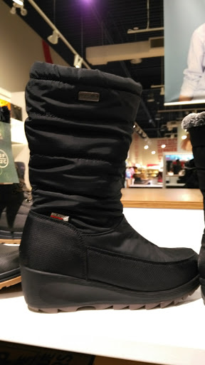 Stores to buy women's ankle boots Montreal