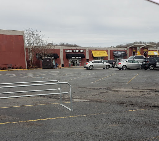 Hardware Store «Harbor Freight Tools», reviews and photos, 668 N. Riverside, Clarksville, TN 37040, USA