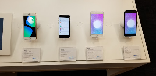 Internet Service Provider «XFINITY Store by Comcast», reviews and photos, 1229 E Golf Rd, Schaumburg, IL 60173, USA