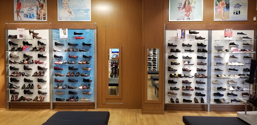 Shoe Store «The Walking Company - Downtown Seattle», reviews and photos, 1428 4th Ave, Seattle, WA 98101, USA