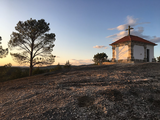 Avaliações doSanta Eufemia em Guimarães - Igreja