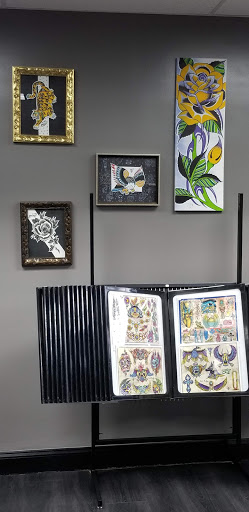 Tattoo Shop «Red Octopus Tattoos & Body Piercings», reviews and photos, 7465 Annapolis Rd, Hyattsville, MD 20784, USA