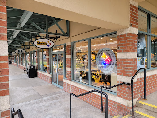 Shopping Mall «Grove City Premium Outlets», reviews and photos, 1911 Leesburg Grove City Rd, Grove City, PA 16127, USA