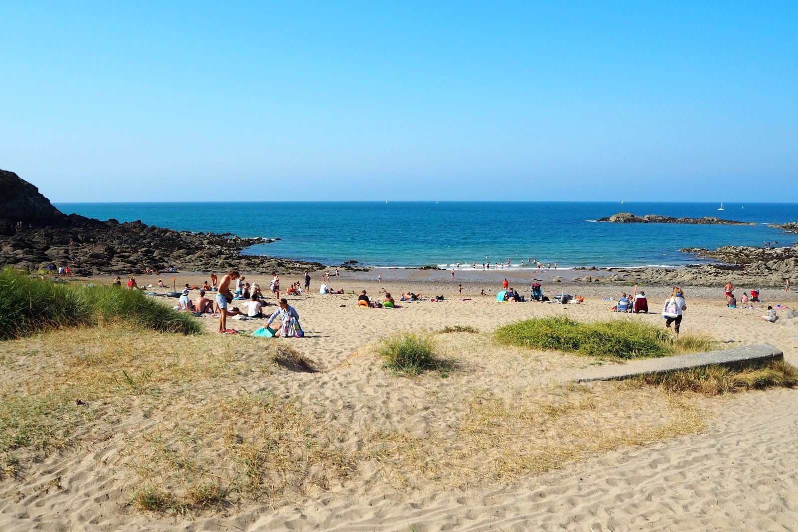 Foto von Plage de la Mare mit beiger sand Oberfläche