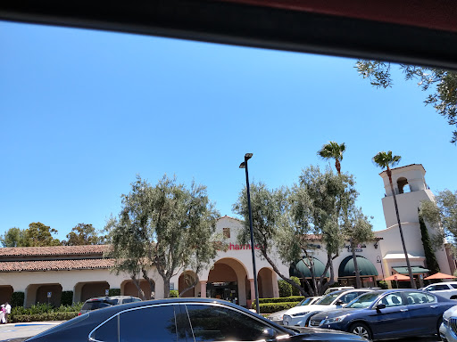 Shopping Mall «Quail Hill Shopping Center», reviews and photos, 6501 - 6875 Quail Hill Pkwy, Irvine, CA 92603, USA