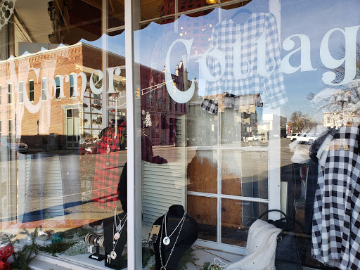 A Corner Cottage, 895 Conner St, Noblesville, IN 46060, USA, 