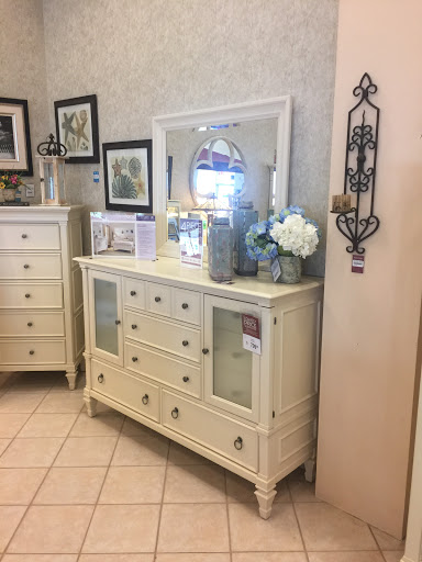 Furniture Store «Raymour & Flanigan Furniture and Mattress Store», reviews and photos, 2100 NJ-38, Cherry Hill, NJ 08002, USA