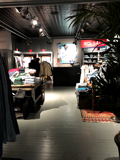 Clothing Store «Hollister Co.», reviews and photos, 2800 W Big Beaver Rd X-365, Troy, MI 48084, USA