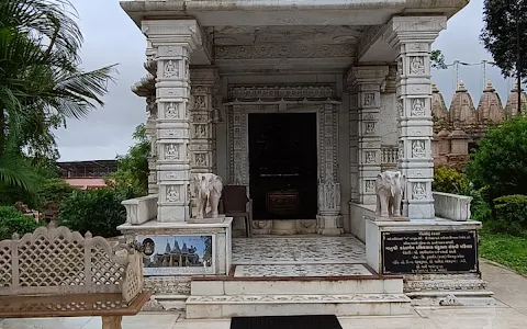 Shri Parshwanath Ji Jain Temple image