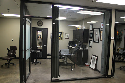 Tattoo Shop «Dark Horse Tattoo Company», reviews and photos, 1111 N Gilbert Rd #108, Gilbert, AZ 85234, USA