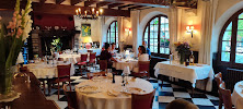 Atmosphère du Restaurant français Restaurant Le Coligny à Châtillon-Coligny - n°8