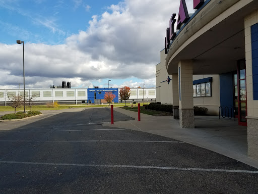 Movie Theater «Regal Cinemas Massillon 12», reviews and photos, 175 Cherry Rd NW, Massillon, OH 44646, USA