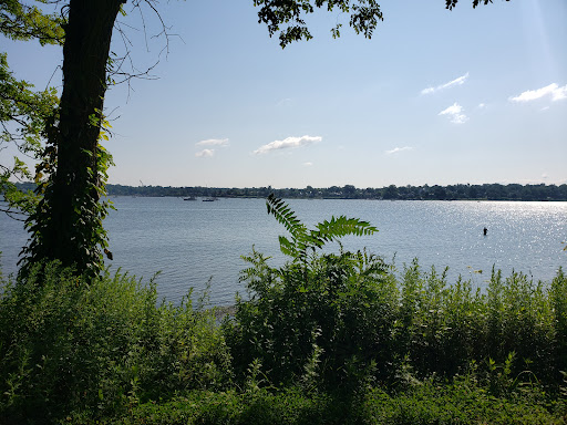 Park «Crocheron Park», reviews and photos, 214-41 34th Ave, Bayside, NY 11361, USA