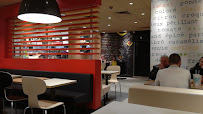 Atmosphère du Restauration rapide McDonald's à Saint-Amand-Montrond - n°8